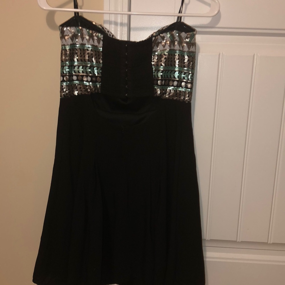 Dress - Picture 2 of 3